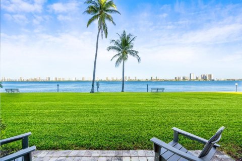 Copropriété à vendre à Lake Park, Floride: 2 chambres, 126.63 m2 № 1977335 - photo 2