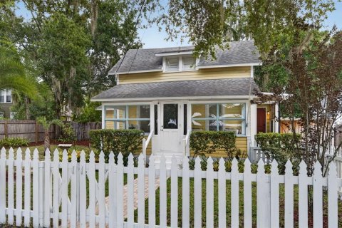 House in Mount Dora, Florida 3 bedrooms, 115.57 sq.m. № 2304681