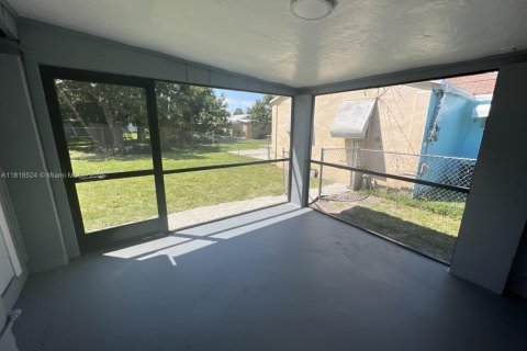 House in West Palm Beach, Florida 2 bedrooms, 71.35 sq.m. № 1775969 - photo 9