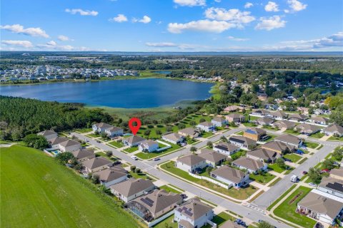 House in Apopka, Florida 3 bedrooms, 189.8 sq.m. № 2422771 - photo 8