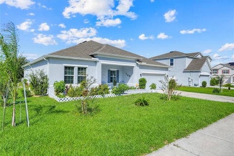 House in Apopka, Florida 3 bedrooms, 189.8 sq.m. № 2422771 - photo 3
