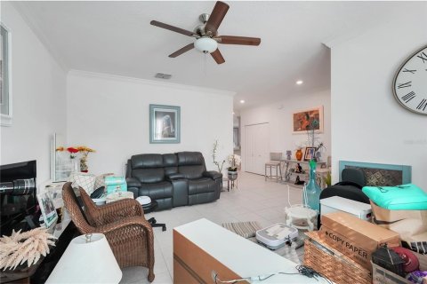 House in Apopka, Florida 3 bedrooms, 189.8 sq.m. № 2422771 - photo 12