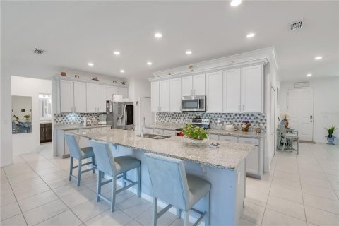 House in Apopka, Florida 3 bedrooms, 189.8 sq.m. № 2422771 - photo 19