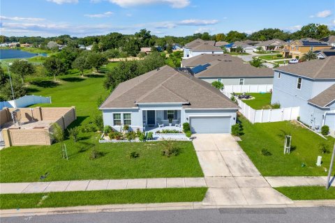 House in Apopka, Florida 3 bedrooms, 189.8 sq.m. № 2422771 - photo 5