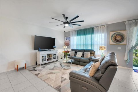 House in Apopka, Florida 3 bedrooms, 189.8 sq.m. № 2422771 - photo 11
