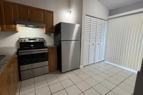Touwnhouse à louer à Coral Springs, Floride: 3 chambres, 105.26 m2 № 2078227 - photo 3