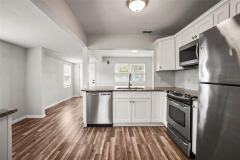 Casa en alquiler en Saint Petersburg, Florida, 2 dormitorios, 73.21 m2 № 2148932 - foto 9