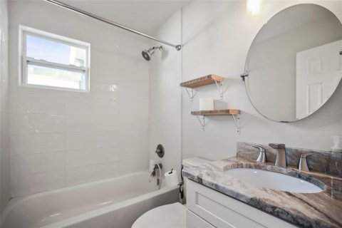 Casa en alquiler en Saint Petersburg, Florida, 2 dormitorios, 73.21 m2 № 2148932 - foto 16