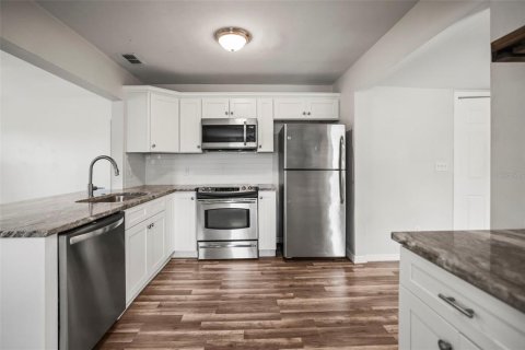 Casa en alquiler en Saint Petersburg, Florida, 2 dormitorios, 73.21 m2 № 2148932 - foto 10