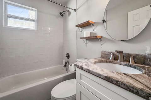 Casa en alquiler en Saint Petersburg, Florida, 2 dormitorios, 73.21 m2 № 2148932 - foto 15