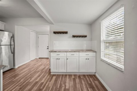 Casa en alquiler en Saint Petersburg, Florida, 2 dormitorios, 73.21 m2 № 2148932 - foto 11