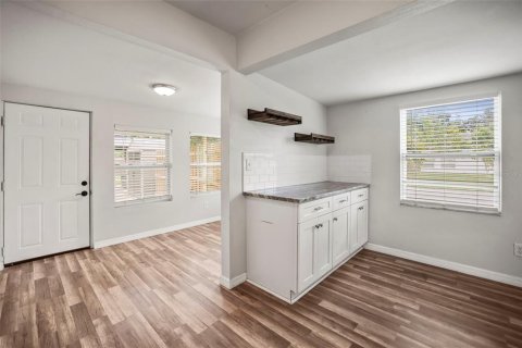 Casa en alquiler en Saint Petersburg, Florida, 2 dormitorios, 73.21 m2 № 2148932 - foto 12
