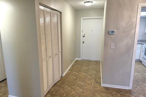 Condo in Venice, Florida, 1 bedroom № 2100231 - photo 3
