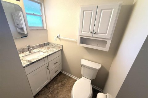 Condo in Venice, Florida, 1 bedroom № 2100231 - photo 15