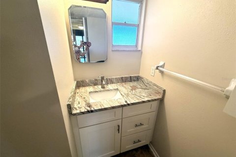 Condo in Venice, Florida, 1 bedroom № 2100231 - photo 14