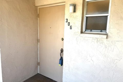 Condo in Venice, Florida, 1 bedroom № 2100231 - photo 4