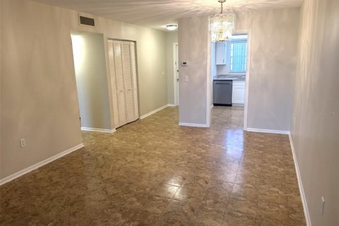 Condo in Venice, Florida, 1 bedroom № 2100231 - photo 5