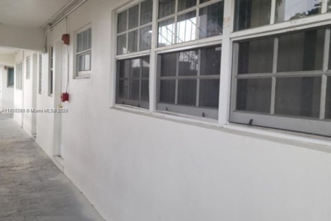 Condo in North Miami Beach, Florida, 2 bedrooms  № 1587016 - photo 6