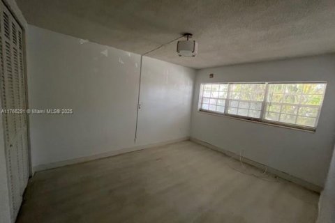 Condo in North Miami Beach, Florida, 2 bedrooms  № 1587016 - photo 19