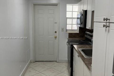 Condo in North Miami Beach, Florida, 2 bedrooms  № 1587016 - photo 11
