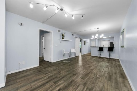 Copropriété à louer à Clearwater, Floride: 2 chambres, 87.33 m2 № 1901640 - photo 5