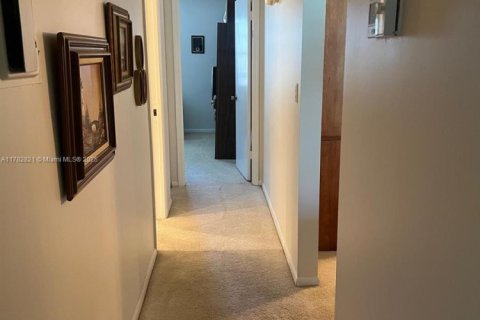 Condo in Coconut Creek, Florida, 2 bedrooms № 1964901 - photo 23