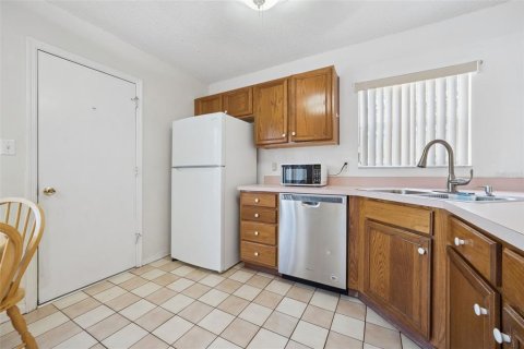 Villa ou maison à vendre à Leesburg, Floride: 2 chambres, 119.75 m2 № 2148804 - photo 4
