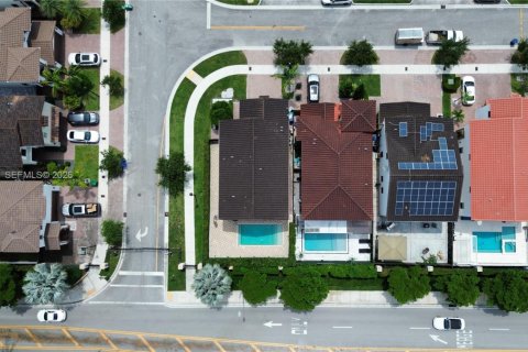 Villa ou maison à louer à Doral, Floride: 4 chambres, 246.19 m2 № 2087599 - photo 29