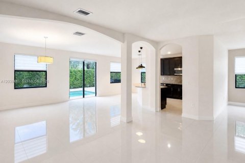 Villa ou maison à louer à Doral, Floride: 4 chambres, 246.19 m2 № 2087599 - photo 11
