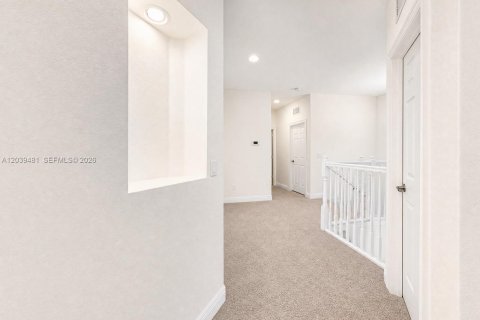 Villa ou maison à louer à Doral, Floride: 4 chambres, 246.19 m2 № 2087599 - photo 26