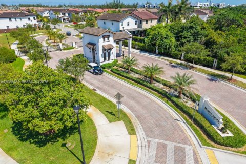Villa ou maison à louer à Doral, Floride: 4 chambres, 246.19 m2 № 2087599 - photo 27