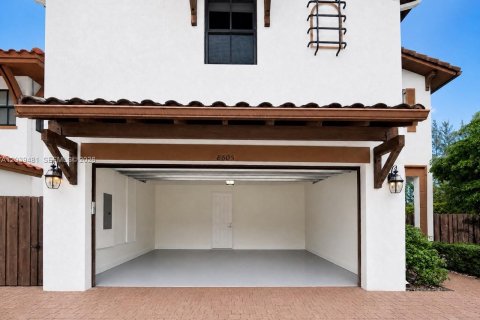 Villa ou maison à louer à Doral, Floride: 4 chambres, 246.19 m2 № 2087599 - photo 3