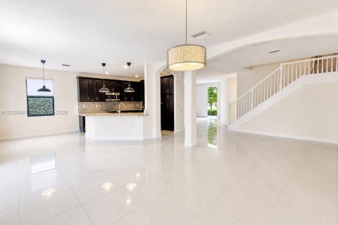 Villa ou maison à louer à Doral, Floride: 4 chambres, 246.19 m2 № 2087599 - photo 9