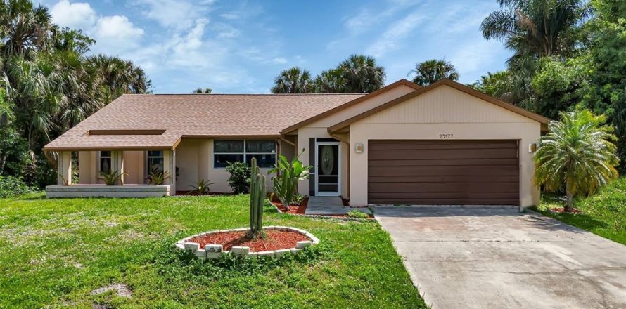 Villa ou maison à Punta Gorda, Floride 3 chambres, 139.54 m2 № 2099543