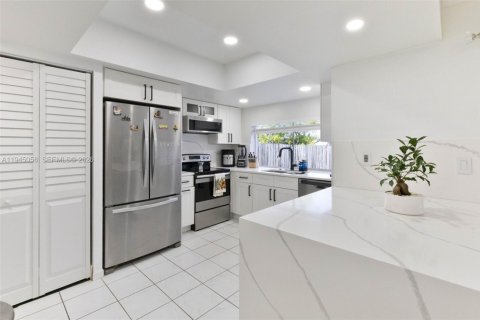 Villa ou maison à louer à Sunrise, Floride: 3 chambres № 2056812 - photo 7