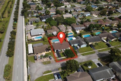 Villa ou maison à louer à Sunrise, Floride: 3 chambres № 2056812 - photo 18