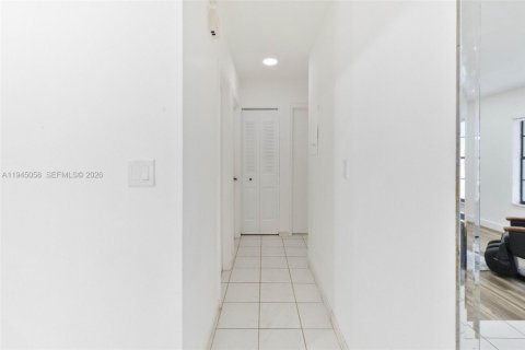 Villa ou maison à louer à Sunrise, Floride: 3 chambres № 2056812 - photo 9