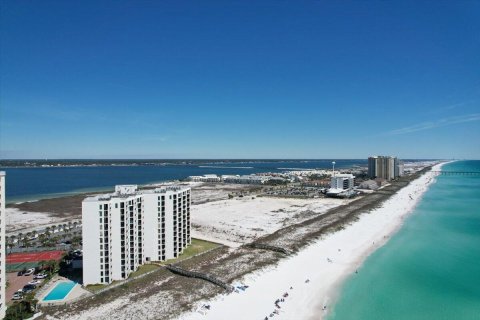 Condo in Navarre, Florida, 2 bedrooms  № 559977 - photo 1