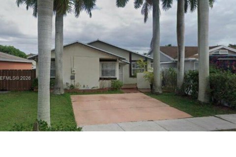 Villa ou maison à Miami, Floride 3 chambres № 2068328