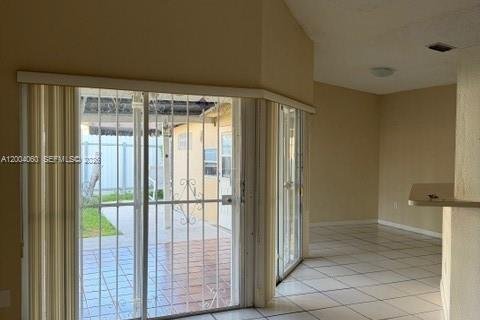 Villa ou maison à louer à Miami, Floride: 3 chambres № 2068328 - photo 2