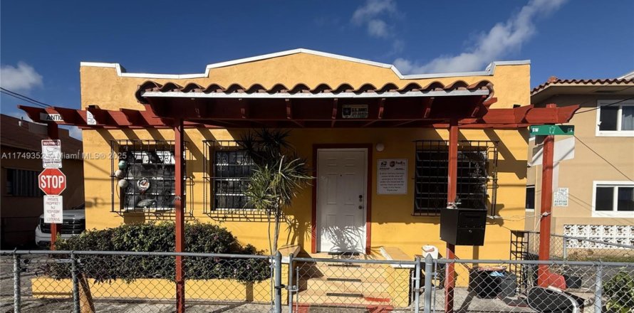 House in Miami, Florida 4 bedrooms, 209.22 sq.m. № 1859810