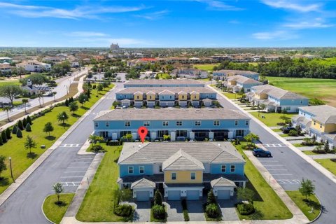 Townhouse in Four Corners, Florida 3 bedrooms, 154.12 sq.m. № 1657230 - photo 24
