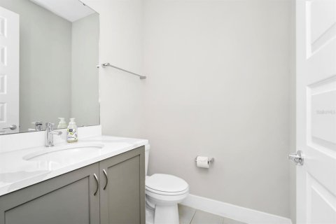 Townhouse in Four Corners, Florida 3 bedrooms, 154.12 sq.m. № 1657230 - photo 10