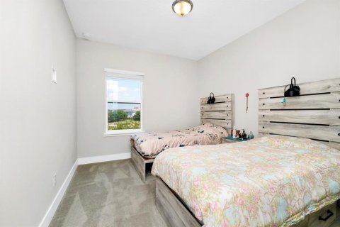 Townhouse in Four Corners, Florida 3 bedrooms, 154.12 sq.m. № 1657230 - photo 16