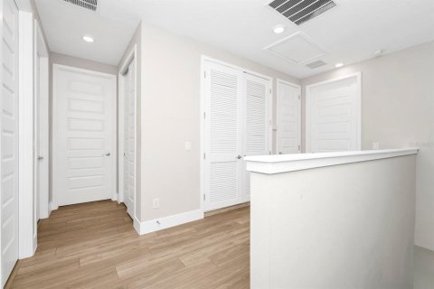 Townhouse in Four Corners, Florida 3 bedrooms, 154.12 sq.m. № 1657230 - photo 11