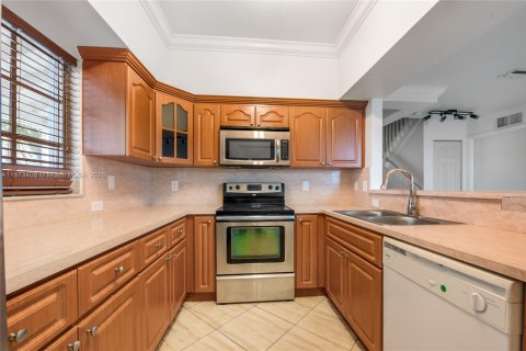 Купить кондоминиум в Майами, Флорида 3 спальни, 110.55м2, № 1927937 - фото 2