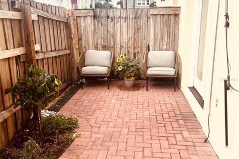 Touwnhouse à vendre à Tampa, Floride: 3 chambres, 148.09 m2 № 1781394 - photo 4
