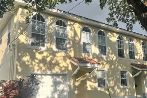 Touwnhouse à vendre à Tampa, Floride: 3 chambres, 148.09 m2 № 1781394 - photo 1