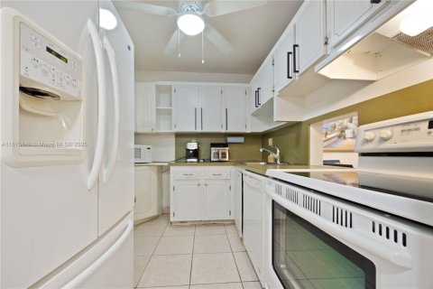 Купить кондоминиум в Норт-Лодердейл, Флорида 1 спальня, 80.82м2, № 1928731 - фото 26