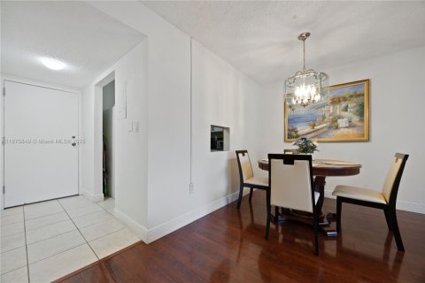 Купить кондоминиум в Норт-Лодердейл, Флорида 1 спальня, 80.82м2, № 1928731 - фото 3